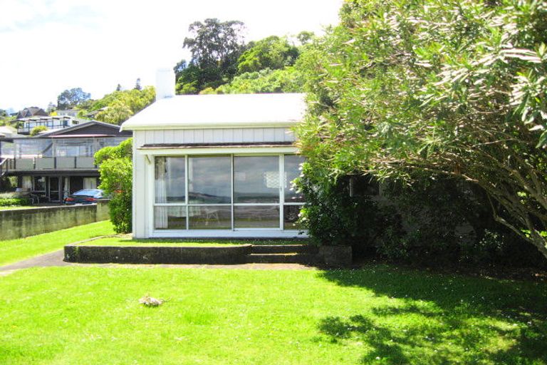 Photo of property in 60 Matakatia Parade, Matakatia, Whangaparaoa, 0930