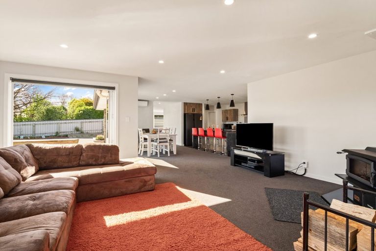 Photo of property in 2 Chatham Street, Waihola, Milton, 9073