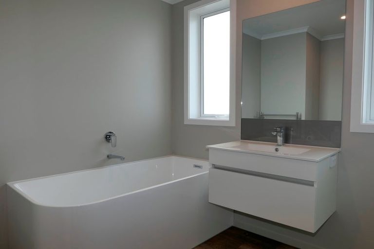 Photo of property in 10 Hapeta Street, Otaki, 5512