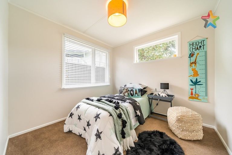 Photo of property in 21 Cherry Blossom Grove, Maungaraki, Lower Hutt, 5010