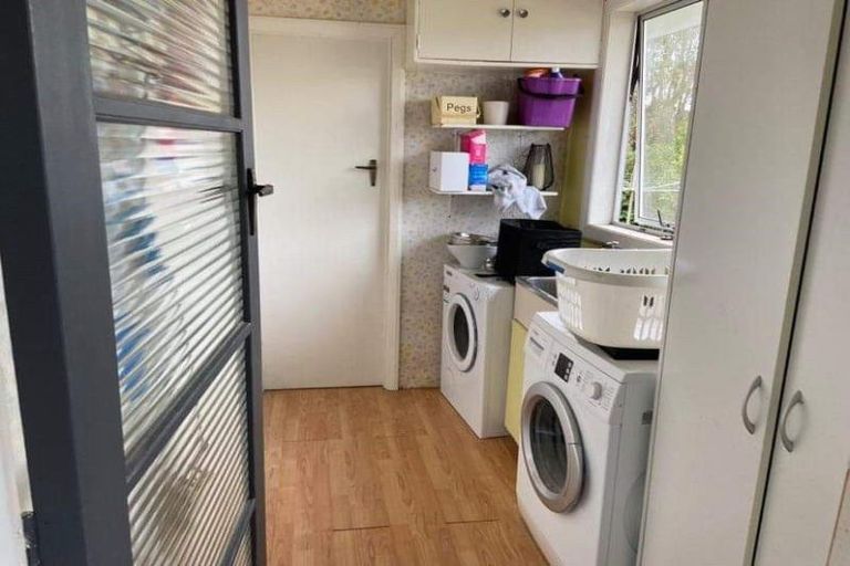 Photo of property in 27 Cowling Road, Hurdon, New Plymouth, 4310