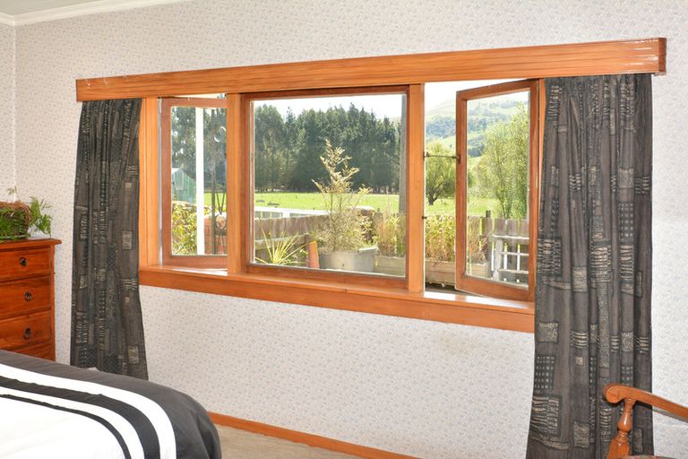 Photo of property in 56 Goodwood Road, Goodwood, Palmerston, 9481