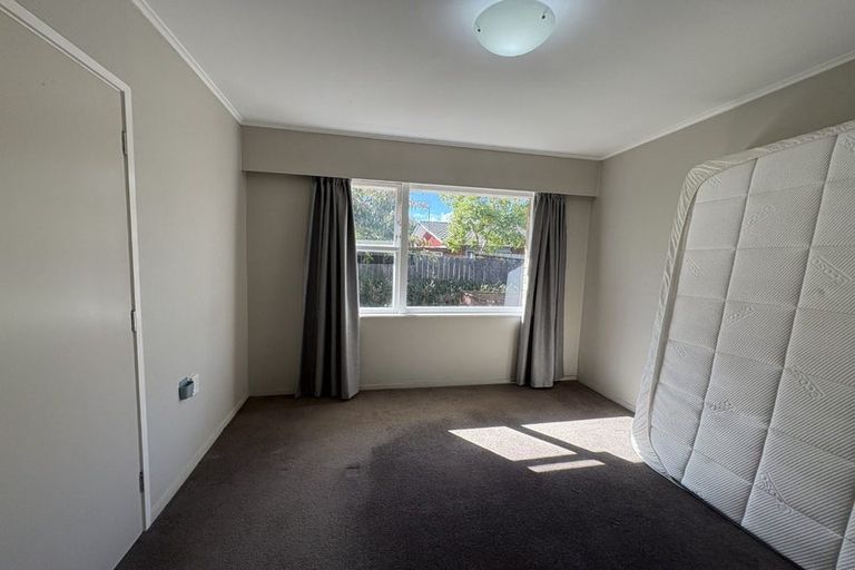 Photo of property in 2/18 Nikau Street, New Lynn, Auckland, 0600