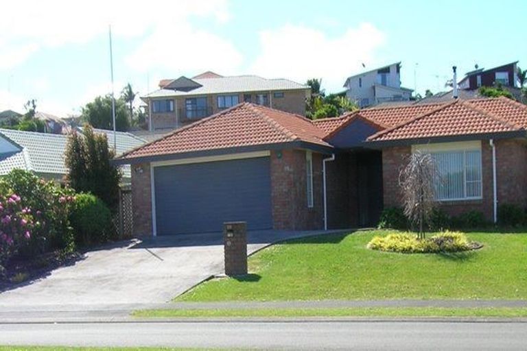 Photo of property in 110 Lakeside Drive, Orewa, 0931