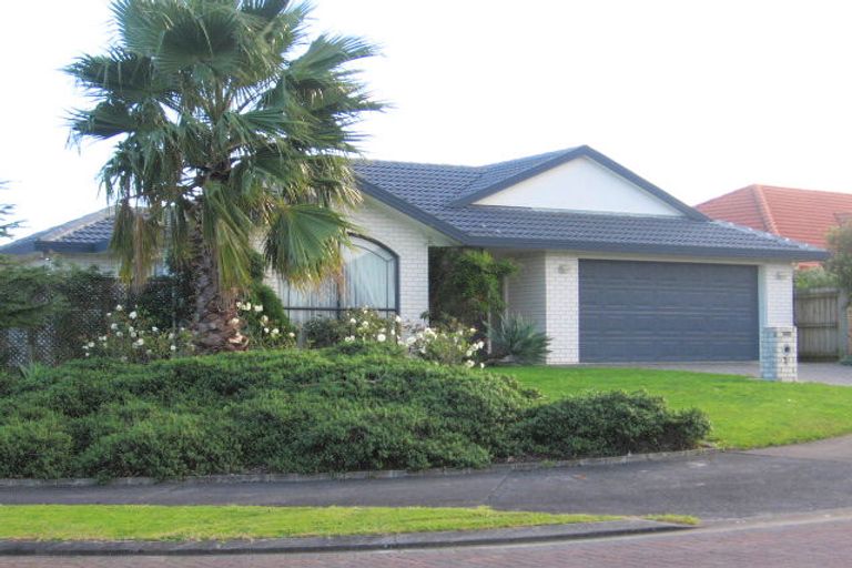 Photo of property in 2/1 Castlemaine Close, Dannemora, Auckland, 2016