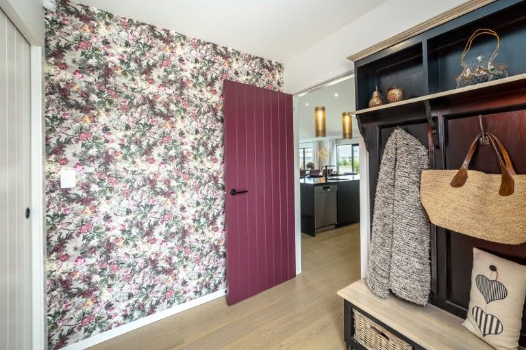 Photo of property in 7 Farley Avenue, Greytown, 5712