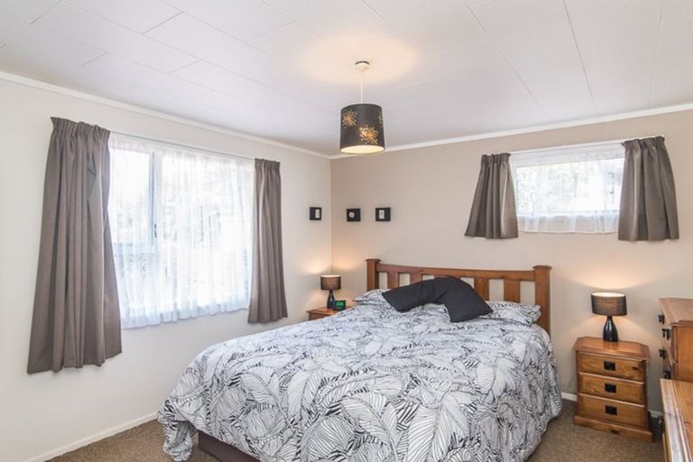 Photo of property in 11 Konini Grove, Raumati Beach, Paraparaumu, 5032