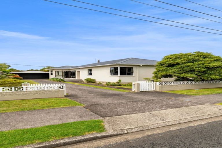 Photo of property in 39 Lismore Street, Strandon, New Plymouth, 4312