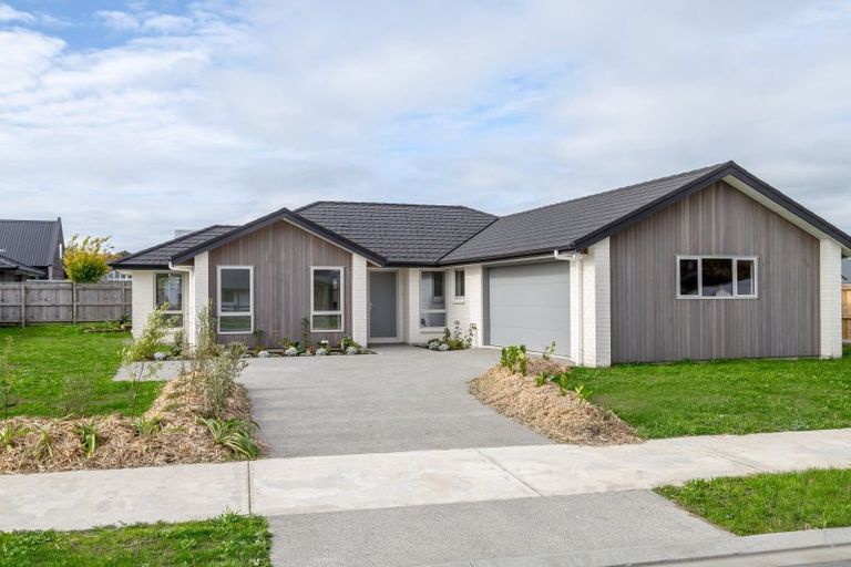 Photo of property in 18 Farley Avenue, Greytown, 5712