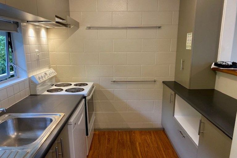 Photo of property in 4/49 Maungaraki Road, Korokoro, Lower Hutt, 5012