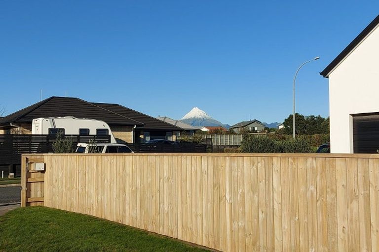 Photo of property in 6 Northpoint Way, Bell Block, New Plymouth, 4312
