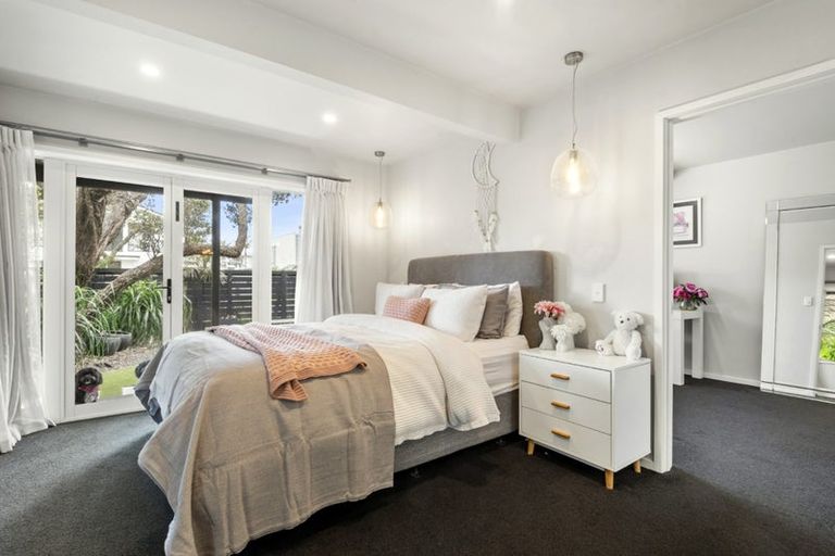 Photo of property in 24 Muritai Road, Milford, Auckland, 0620