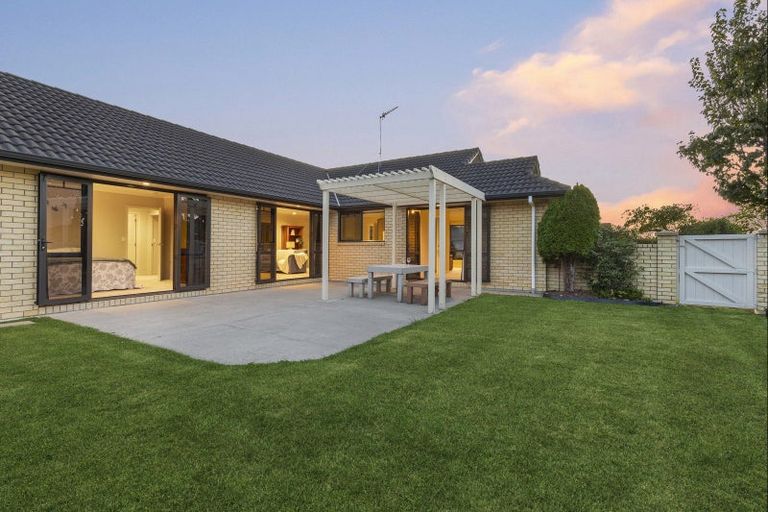 Photo of property in 2 Cooper Crescent, Cambridge, 3434