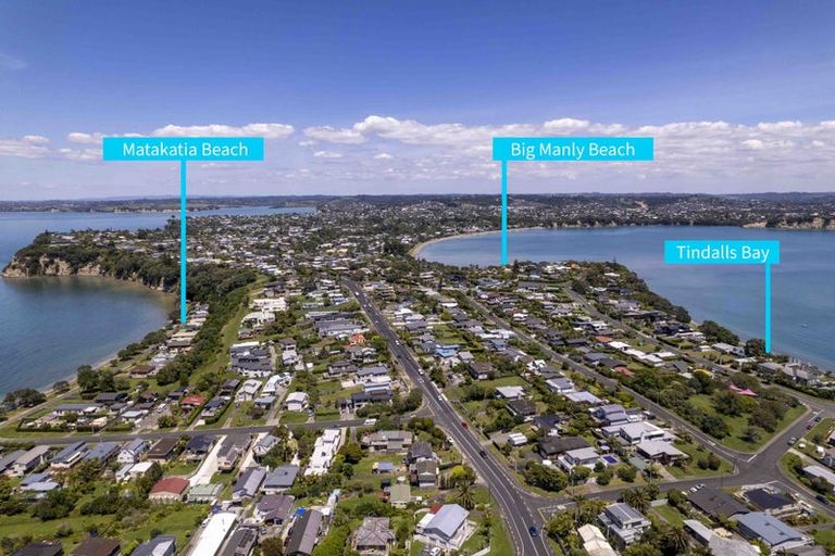 Photo of property in 42 De Luen Avenue, Tindalls Beach, Whangaparaoa, 0930