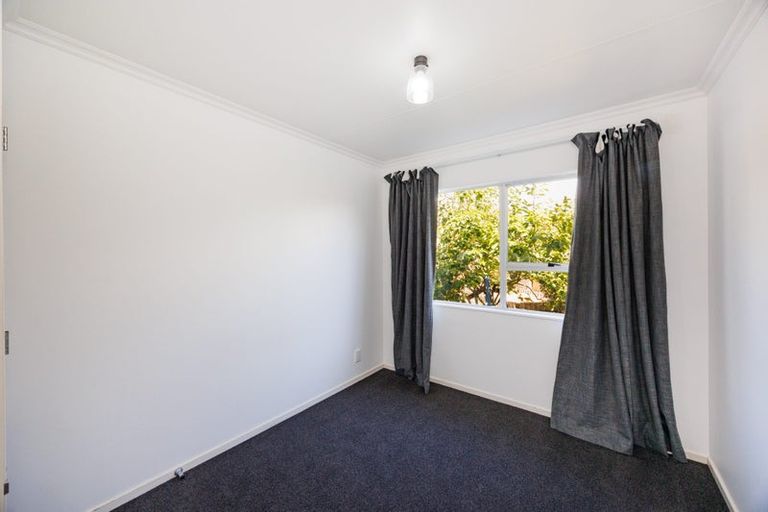 Photo of property in 14 Hillcrest Drive, Kelvin Grove, Palmerston North, 4414