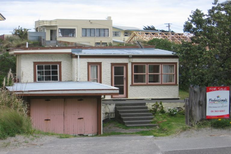 Photo of property in 4 Ocean Beach Street, Foxton Beach, Foxton, 4815