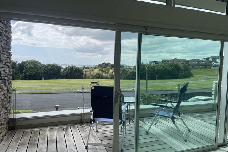 Photo of property in 47 Spinnaker Drive, Te Atatu Peninsula, Auckland, 0610