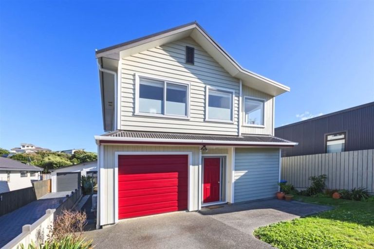 Photo of property in 25a Lambley Road, Titahi Bay, Porirua, 5022