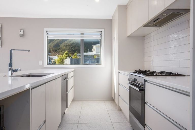 Photo of property in 11 Henrietta Maxwell Grove, Wainuiomata, Lower Hutt, 5014