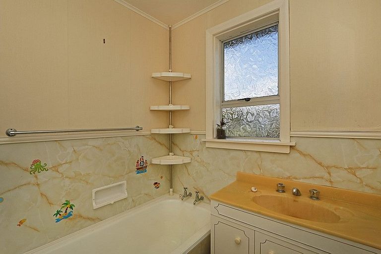 Photo of property in 33 Longfellow Road, Opunake, 4616