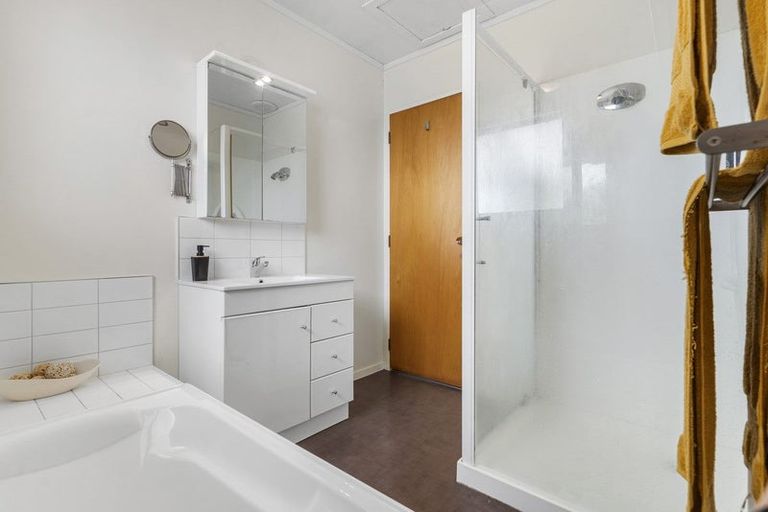 Photo of property in 66 Gledstane Road, Stanmore Bay, Whangaparaoa, 0932