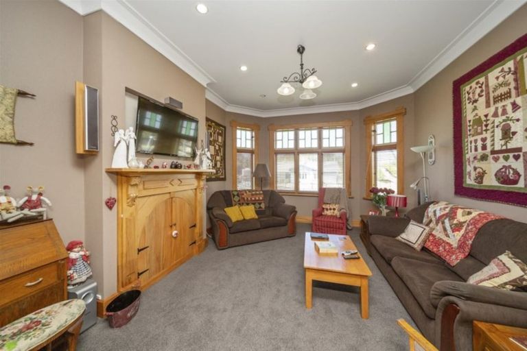 Photo of property in 81 Collins Street, Hawera, 4610