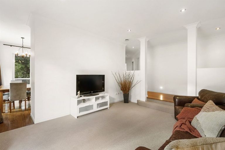 Photo of property in 16 Kunzea Place, Greenhithe, Auckland, 0632