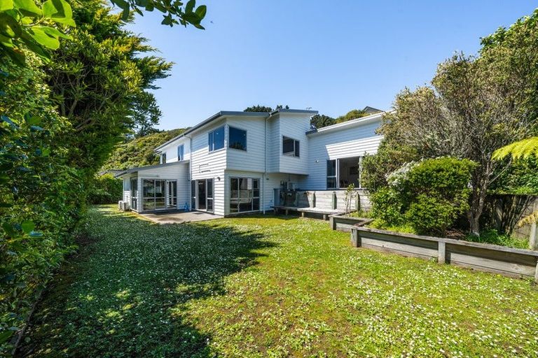 Photo of property in 4 Handly Grove, Churton Park, Wellington, 6037