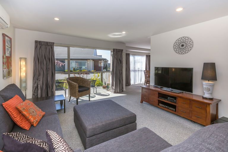 Photo of property in Rivertown Villas, 150 Williams Street, Kaiapoi, 7630