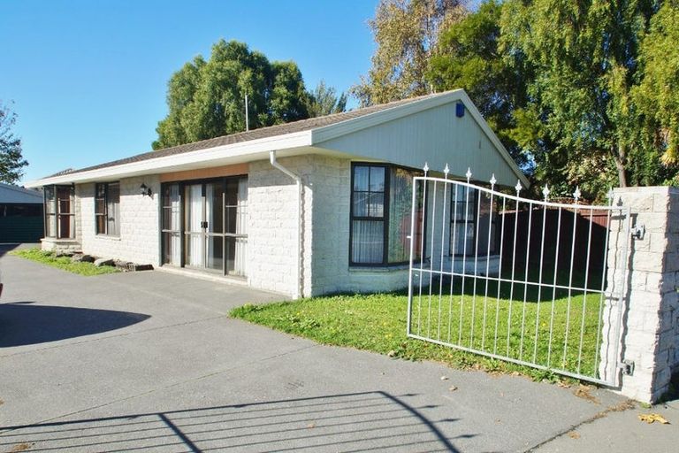 Photo of property in 182 Waimairi Road, Ilam, Christchurch, 8041