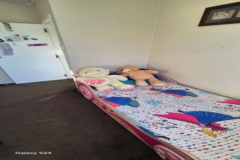 Photo of property in 17 Maple Grove, Maungaraki, Lower Hutt, 5010