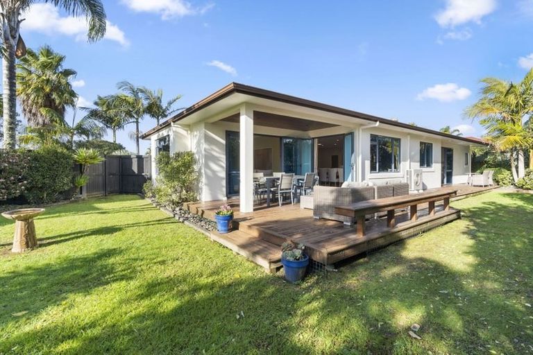 Photo of property in 91 Te Wharau Drive, Greenhithe, Auckland, 0632