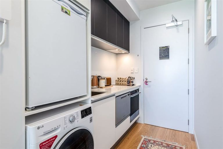 Photo of property in Frank Sargeson Apts, 107/74 Anzac Street, Takapuna, Auckland, 0622