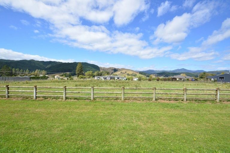 Photo of property in 14 Milbel Way, Levin, 5571