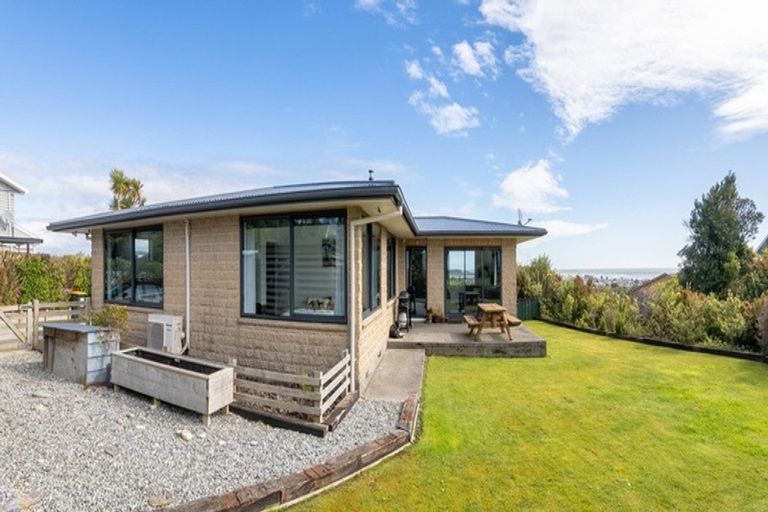 Photo of property in 37 Whitcombe Terrace, Hokitika, 7810