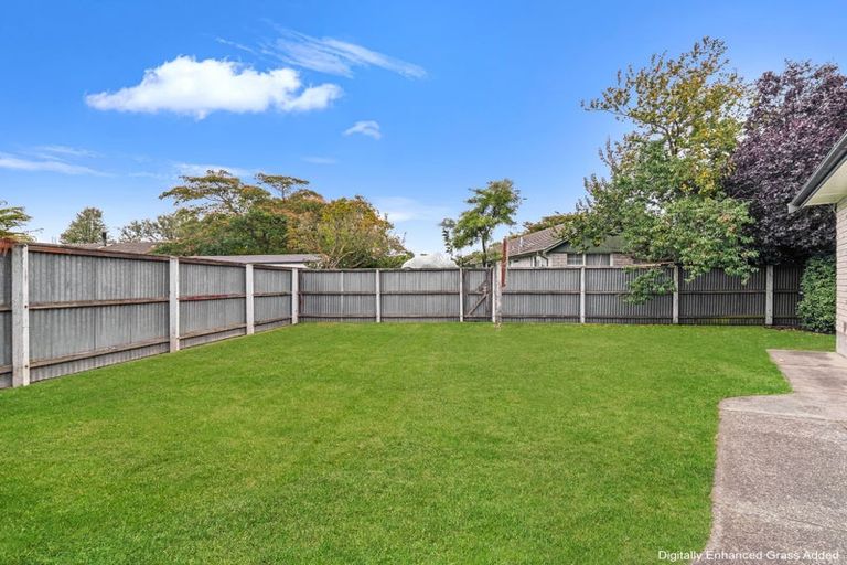 Photo of property in 12 Lomax Place, Islington, Christchurch, 8042