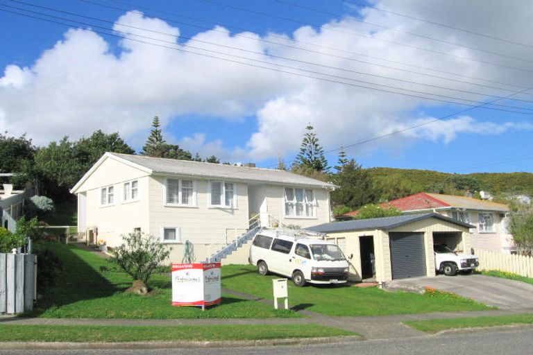 Photo of property in 7 Durham Street, Cannons Creek, Porirua, 5024