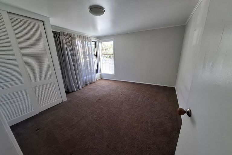 Photo of property in 22a Kirrie Avenue, Te Atatu South, Auckland, 0610