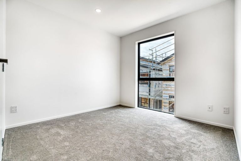 Photo of property in 10 Papai Lane, Massey, Auckland, 0614