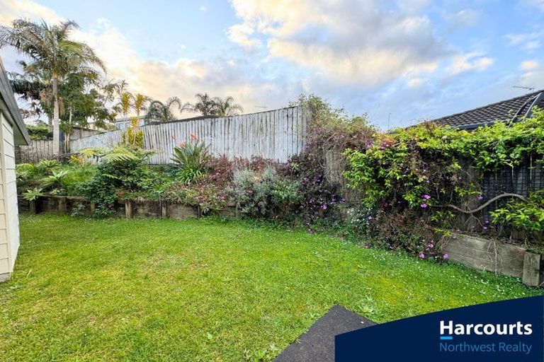 Photo of property in 54 Ian Sage Avenue, Long Bay, Auckland, 0630
