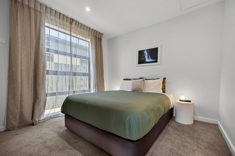 Photo of property in 33 Alps View Place, Lake Hayes, Queenstown, 9304