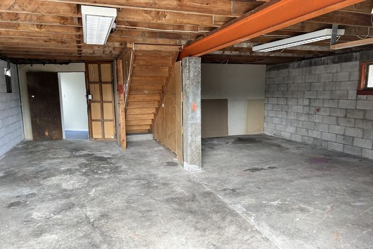 Photo of property in 40 Longburn Road, Henderson, Auckland, 0610