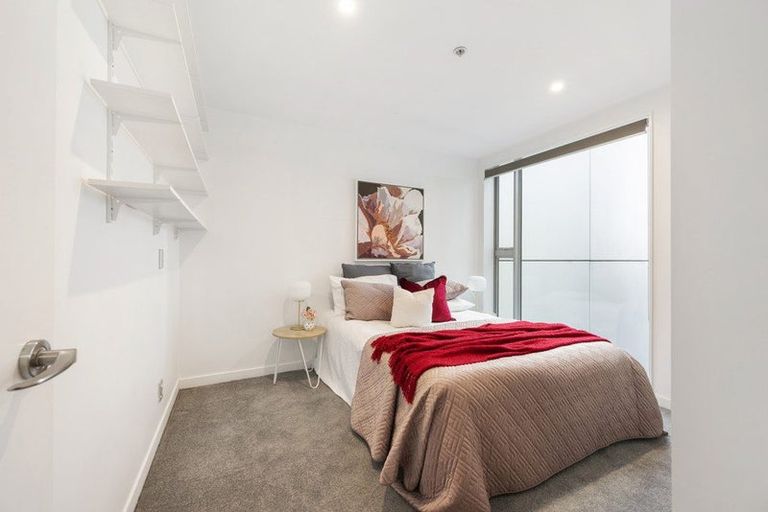 Photo of property in Portal Apartments, 6a/42 Cable Street, Te Aro, Wellington, 6011
