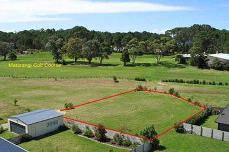 Photo of property in 104 Ashley Place, Matarangi, Whitianga, 3592