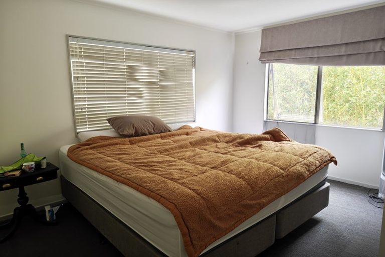 Photo of property in 1/302 Glenfield Road, Glenfield, Auckland, 0629