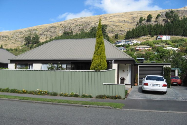 Photo of property in 2/3 Sumnervale Drive, Sumner, Christchurch, 8081