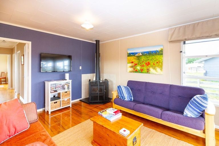 Photo of property in 37 Te Kiri Street, Himatangi Beach, Foxton, 4891