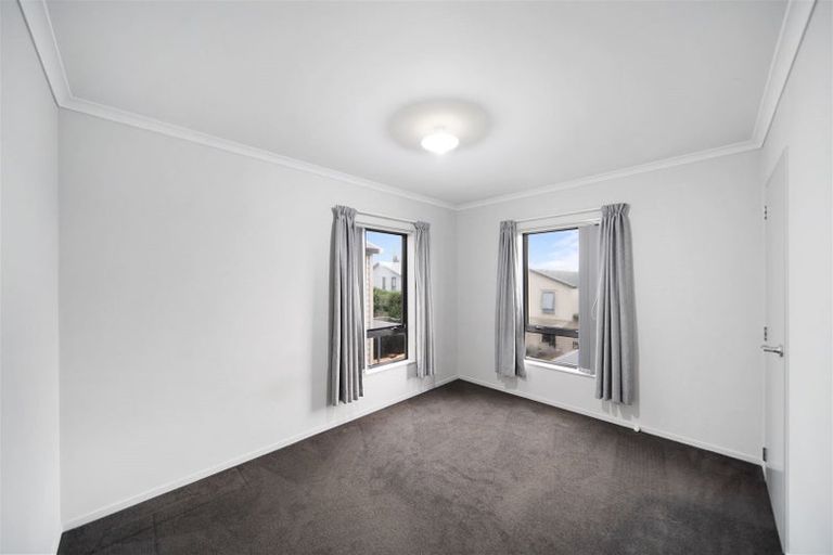 Photo of property in 16 Kuparu Street, Weymouth, Auckland, 2103