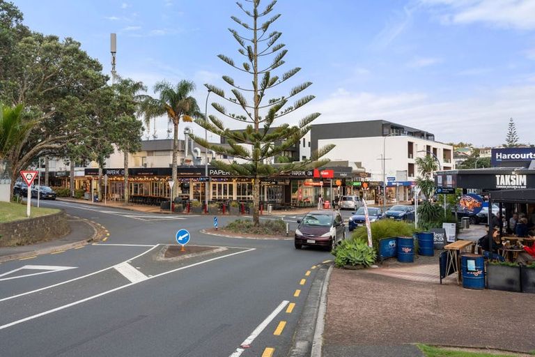 Photo of property in 1/35 Newhaven Terrace, Mairangi Bay, Auckland, 0630