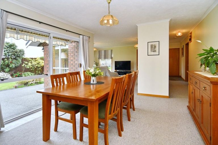 Photo of property in 15 Autumn Place, Mairehau, Christchurch, 8052